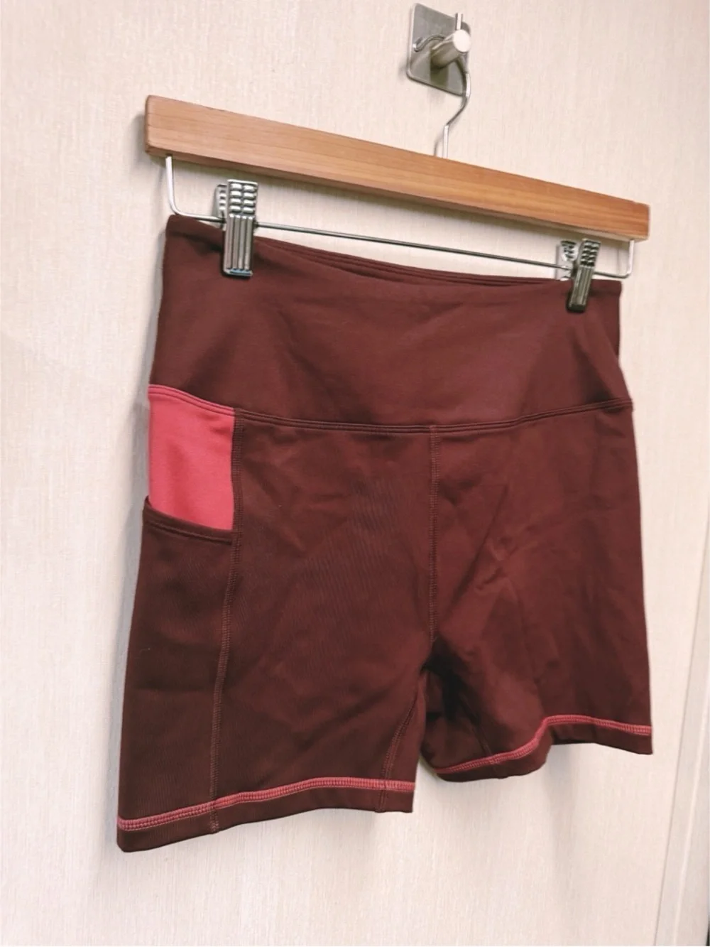 NWT Nike Dri-FIT High-Waisted 4